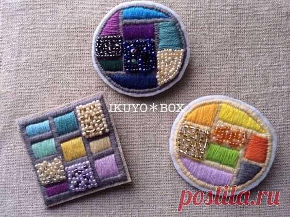 Textile brooshes