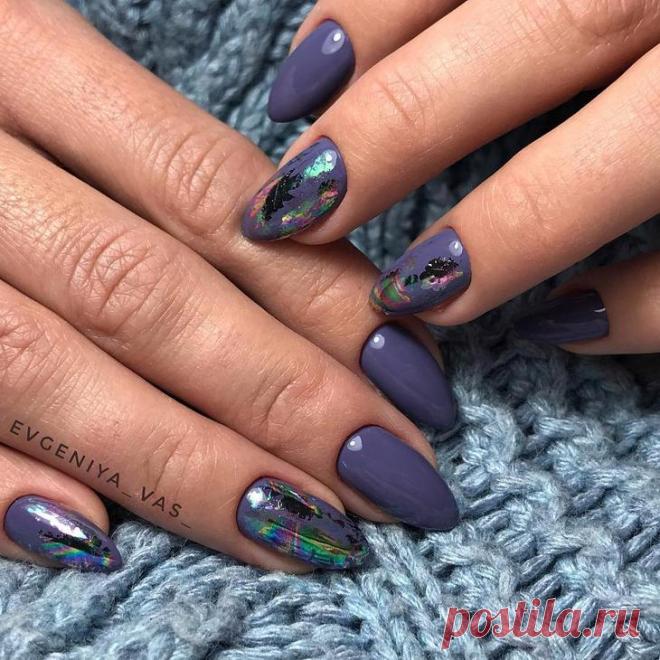 Маникюр с фольгой: 17 оригинальных и завораживающих дазайнов