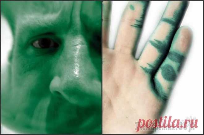 Как убрать зеленку Зеленка является самым популярным и эффективным средством для защиты ран от попадания инфекции. Это средство имеется в каждой аптечке, и без него никак не обойтись. При всей пользе раствора бриллианто...