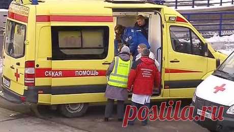 Видео об издевательстве медиков скорой над больным заинтересовало Минздрав