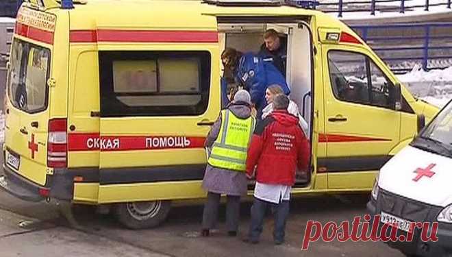 Видео об издевательстве медиков скорой над больным заинтересовало Минздрав