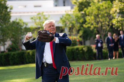 Трамп эмоционально отреагировал на уход Такера Карлсона с Fox News. Экс-президент США Дональд Трамп заявил, что был шокирован известиями об уходе известного ведущего и консерватора Такера Карлсона с телеканала Fox News. Об этом бывший американский лидер заявил в интервью Newsmax. Он добавил, что считает Карлсона потрясающим, особенно отметив последний год его работы в Fox News.