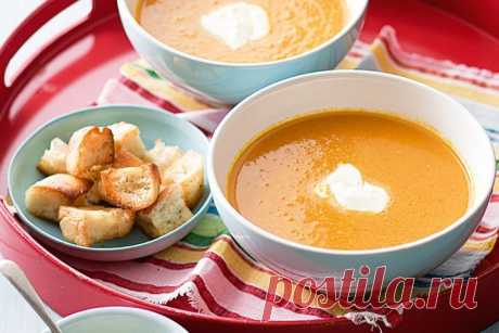 Sweet roasted carrot soup with chunky croutons
