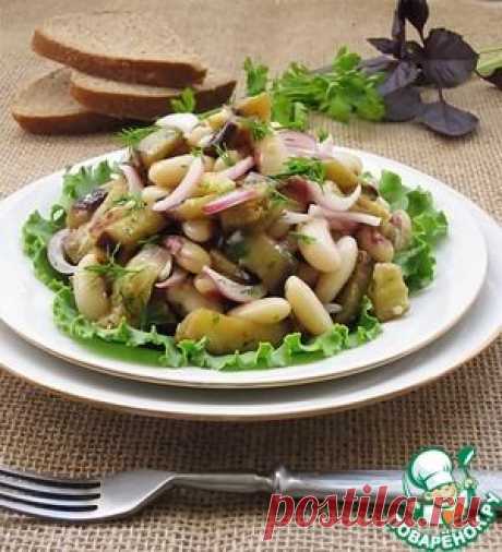 Салат из баклажанов, фасоли и маринованного лука - кулинарный рецепт