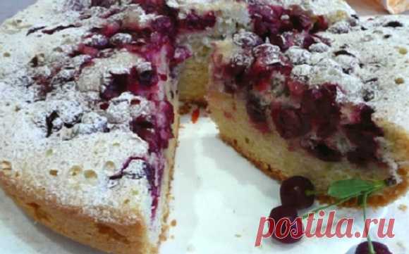 Пирог с вишней: 7 вкусных рецептов вишневого пирога в духовке — kushaisovkusom.ru Здравствуйте дорогие гости нашего сайта! Сегодня приготовим очень вкусный пирог с вишней на скорую руку. На самом деле, такой пирог