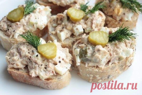 Новый год не за горами! Рецепты и идеи 2017 РЕЦЕПТЫ ПРАЗДНИЧНЫХ БУТЕРБРОДОВ  1) Салат из тунца на ...