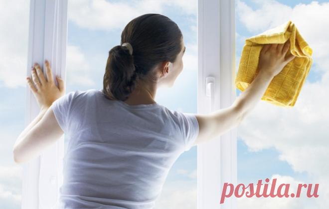 Помыть окна без разводов: это легко, если знаете как. Многие хозяйки не догадываются об этом Раньше у хозяек была только вода, пара тряпок и листы газеты для чистки окон. Сейчас разнообразных средств полно, однако не спешите покупать их. Бабушкины рецепты все еще актуальны, стоит попробовать.…