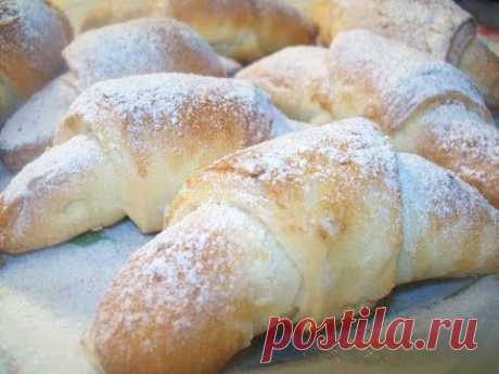 Быстрые рогалики из дрожжевого теста без расстойки.