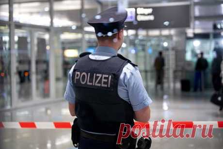 Появились подробности о задержанном за шпионаж в пользу России немце. Задержанный в аэропорту Мюнхена по подозрению в шпионаже в пользу России гражданин Германии передавал секретные данные о ситуации на Украине. Уточняется, что подозреваемый был знаком с задержанным в декабре прошлого года Карстеном Л., который передавал информацию, полученную после начала конфликта России и Украины.