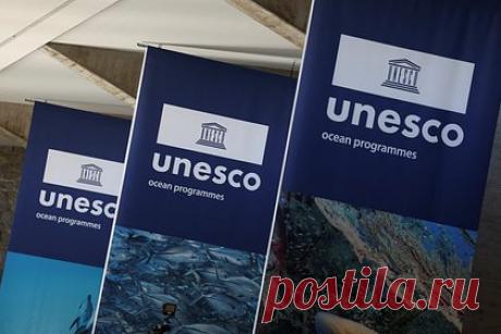 Захарова ответила на обвинения в уничтожении культурных объектов на Украине. Секретариат ЮНЕСКО занимает ангажированную позицию в отношении ситуации с памятниками культуры на Украине. Об этом заявила представитель МИД России Мария Захарова. По ее словам, повреждения Спасо-Преображенского собора находятся на совести украинских властей и операторов ПВО.