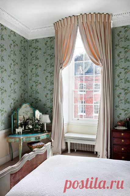 Goblet-pleated curtains - design ideas for curtains and blinds (houseandgarden.co.uk)