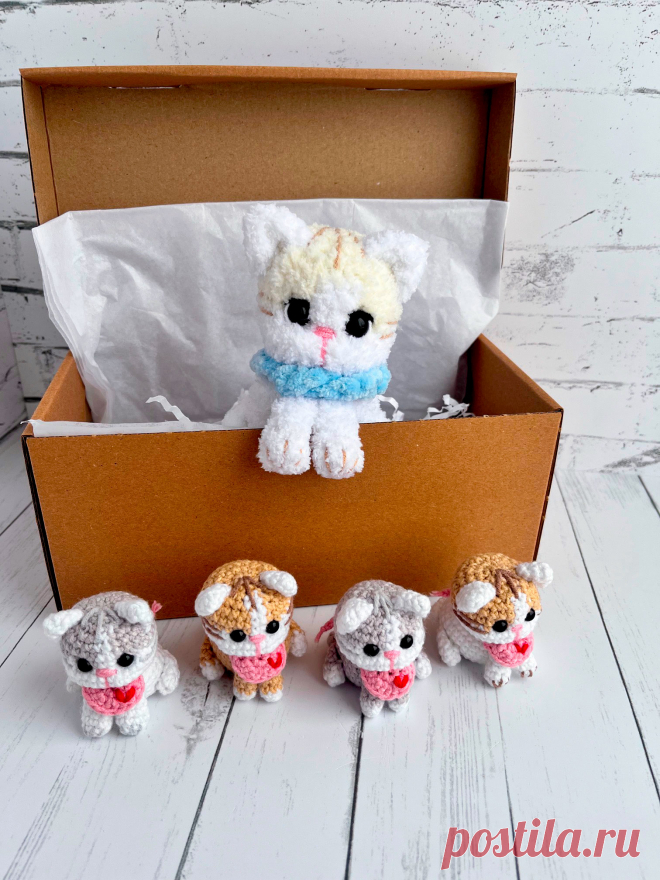 PDF Котята крючком. FREE crochet pattern; Аmigurumi toy patterns. Амигуруми схемы и описания на русском. Вязаные игрушки и поделки своими руками #amimore - маленькие котята, плюшевый котик, кот из плюшевой пряжи, кошка, кошечка, котёнок.