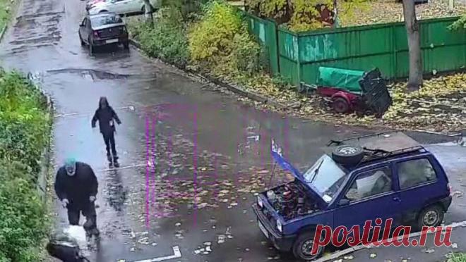 Мужчина, ограбивший ребенка в Щелково, был ранее судим. Мужчина, которого задержал пенсионер в Щелково, имел проблемы с законом и был дважды судим. Об этом сообщает РИА Новости. "Павел Потапов 1988 года рождения ранее был судим по статьям 158 УК РФ (Кража), 228 УК РФ (Незаконный оборот ...