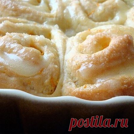 Ароматно-воздушные апельсиновые булочки

Булочки готовятся оочень просто и довольно быстро! Сдобные, легкие такие. Очень ароматные и супер воздушные!

Ингредиенты:

300 гр муки
20 гр слив масла
1/2 стакана теплой воды
1 яйцо
2 ч л сухих дрожжей
2 ст л апельсинового сока
1 ст л сахара
цедра одного большого апельсина(или 2 средних)
щепоть соли
1 ст л сах пудры
30 гр слив масла
2 ст л апельсин сока
2 ст л сах пудры+2 ст л апельсин сока

Приготовление:

В теплой воде растворит...