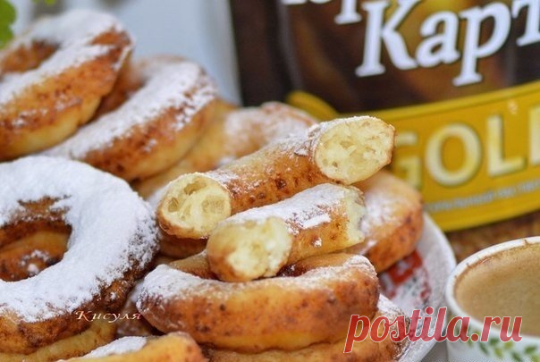 Творожные пончики — нежное тесто и хрустящая корочка покорит Вас 


С чаем и кофе — идеально!









Ингредиенты:
Творог — 200 гМука — 50-80 гСода — 1/4 ч. лЯйцо — 1 шт.Сахар — 1-2 ст. л.СольВанильный сахар — 10 гМасло растительное для жарки — 150 г
Приготовление…
