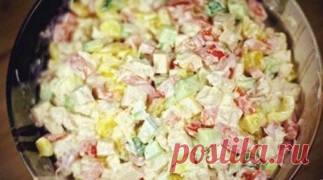 САЛАТ С КУРИЦЕЙ И ОВОЩАМИ | Семья и дом
Источник Люблю готовить!!!! :) Кулинарные рецепты
САЛАТ С КУРИЦЕЙ И ОВОЩАМИ

Ингредиенты:

· Куриное филе — 300 грамм
· Перец болгарский — 1 штука
· Помидоры — 3 штуки
· Огурцы — 2 штуки
· Сыр тертый — 1/2 чашки
· Майонез — по вкусу
· Соль, перец — по вкусу