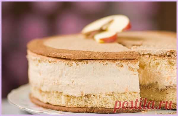 Яблочный торт с карамельным Баварским муссом с корицей