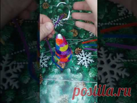Новогодний декор елка из синельной проволоки #изсинельнойпроволоки #изпушистойпроволоки #елка #ёлка