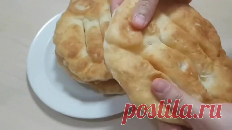 Кефирные лепешки "Чудушки".
Те, которые улетают со стола, не успевая остыть, домашние будут в восторге!

Ингредиенты:
200 мл кефира
2 яйц
50 мл растительного масла
1 ч.л соль
2 ст.л сахар
1 п разрыхлитель
500 гр мука (примерно)

Весь процесс приготовления описан в видео.
Ждем ваших "Чудушек" в комментариях или в предложенных записях группы.
