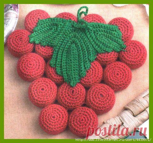 Подставка под горячее "Клубничка"(крючок)