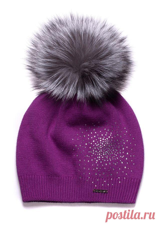 Шапка зимняя двойная. Помпон из натурального меха финской лисицы премиум качества размер XXL. Идеально защитит от холода, итальянская пряжа с кашемиром не раздражает нежную кожу. Посадка на голове прекрасно закрывает все уязвимые к холоду места - лоб, уши, шею.