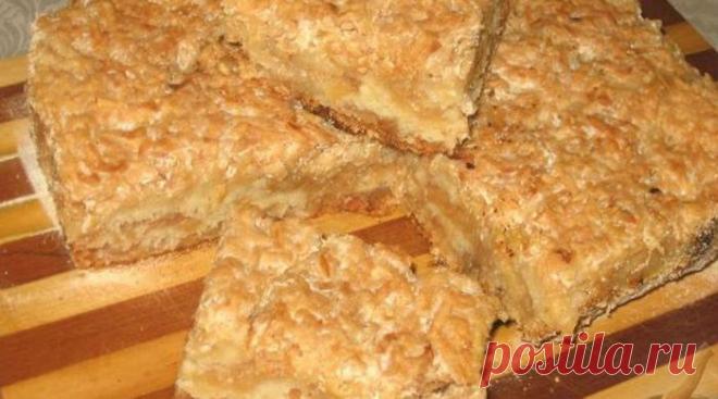 Каждую субботу на моем столе только этот пирог. Готовится очень просто Этот удивительно вкусный, нежный яблочный пирог с манкой является блюдом болгарской кухни. Если вы сейчас вдруг подумали: «Как это так, печь пирог из манки!», поспешу вас заверить, что такой пирог вас точно не разочарует.

Во-первых, сам кулинарный рецепт необычайно прост, не требует никаких особе