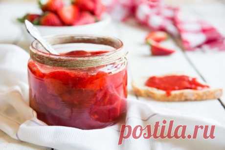 Клубничное варенье с половинками ягод