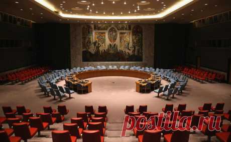 Франция отклонила запрос России о заседании Совбеза ООН по сбитому Ил-76. Франция, которая в январе председательствует в Совбезе ООН, отклонила запрос России на 24 января, но согласилась провести заседание 25-го. Лавров говорил, что российская сторона запросила его на 15:00 по Нью-Йорку (23:00 мск)