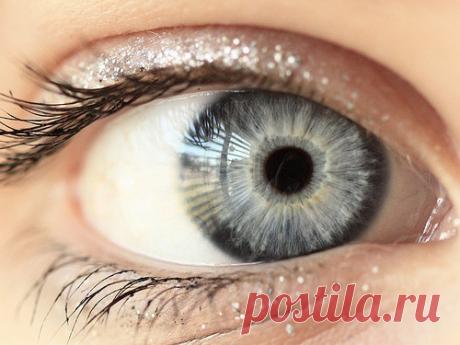 Серые глаза: энергетика, характер и цвета, приносящие удачу Эксперты в области биоэнергетики уверены в том, что о человеке и его характере можно судить по цвету глаз. Мы расскажем вам о том, как читать людей по глазам и как сероглазому человеку подобрать себе талисман.