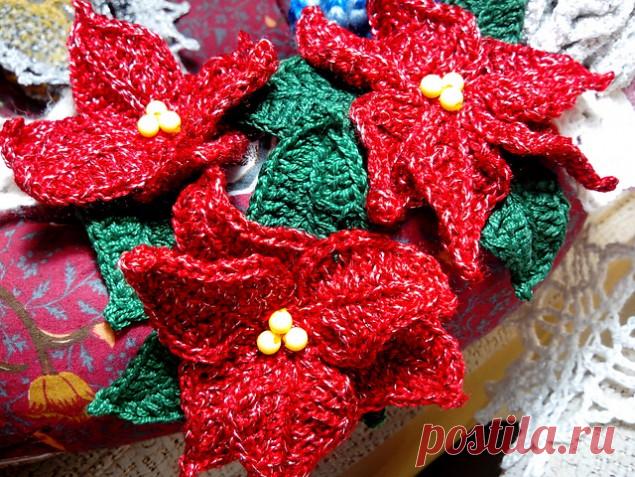 Пуансеттия крючком - 5 простых схем А вы уже начали подготовку к Новому году? Составили планы, расписали подарки, которые собираетесь сделать всем родным и близким, набросали примерный список покупок? Приятности для себя включили? Пуансеттия крючком - проект, который никак нельзя отнести к необходимым и обязательным, однако, это именно та задумка, которая легко наполнит вас праздником, поднимет настроение, создаст атмосферу волшебства и сказочности. Простая работа с непрос...