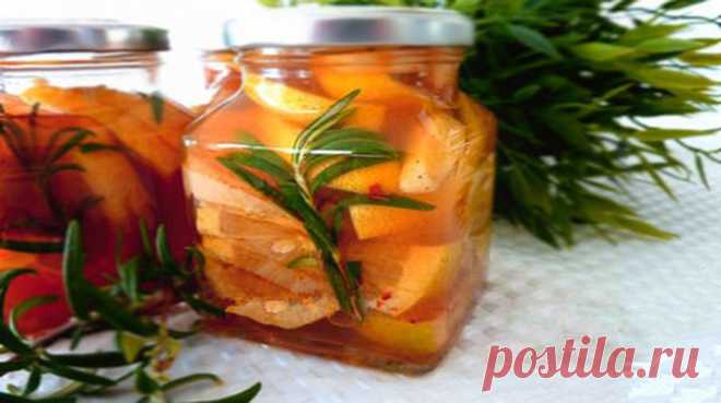 Маринвоанный лимон с чесноком и зеленью