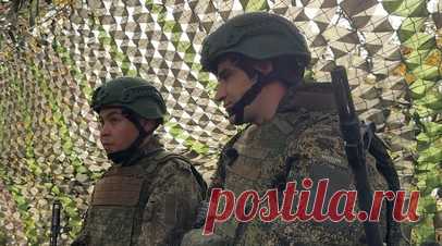 «Продолжаю дело деда»: как штурмовики сдерживали украинский «контрнаступ». Добровольцы Ара и Барс в зону СВО прибыли в 2023 году, пройдя подготовку на полигонах в тыловых районах, там и сдружились. Ара родом из Новосибирска, Барс — с Алтая. Так сложилось, что парни прибыли к самому началу распиаренного украинскими СМИ «контрнаступления» ВСУ. В боях на Времевском выступе штурмовики Ара и Барс из 218-го гвардейского танкового полка 127-й дивизии 5-й армии группировки сил «Восток» проявили…