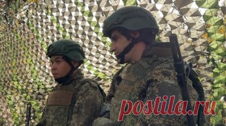 «Продолжаю дело деда»: как штурмовики сдерживали украинский «контрнаступ». Добровольцы Ара и Барс в зону СВО прибыли в 2023 году, пройдя подготовку на полигонах в тыловых районах, там и сдружились. Ара родом из Новосибирска, Барс — с Алтая. Так сложилось, что парни прибыли к самому началу распиаренного украинскими СМИ «контрнаступления» ВСУ. В боях на Времевском выступе штурмовики Ара и Барс из 218-го гвардейского танкового полка 127-й дивизии 5-й армии группировки сил «Восток» проявили…