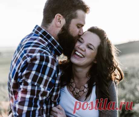 Замужем, но думаю о других мужчинах
Источник фото: unsplash.com Автор фото: Priscilla Du Preez@priscilladupreez Такой интересный вопрос я получила от подписчицы. Женщина пишет:  Я замужем. Мужа люблю, но отношения стали привычными, однообразными, скучными. Как родственники уже… Часто думаю о других мужчинах. Приятно их внимание, нравится ловить их взгляды, флиртовать. Иногда возникают сожаления, что больше в моей жизни не будет новых встреч […]
Читай пост далее на сайте. Жми ⏫ссылку выше