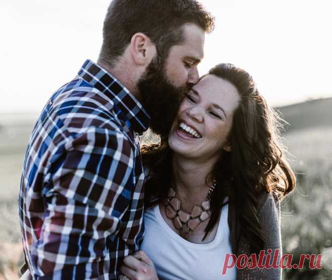 Замужем, но думаю о других мужчинах
Источник фото: unsplash.com Автор фото: Priscilla Du Preez@priscilladupreez Такой интересный вопрос я получила от подписчицы. Женщина пишет:  Я замужем. Мужа люблю, но отношения стали привычными, однообразными, скучными. Как родственники уже… Часто думаю о других мужчинах. Приятно их внимание, нравится ловить их взгляды, флиртовать. Иногда возникают сожаления, что больше в моей жизни не будет новых встреч […]
Читай пост далее на сайте. Жми ⏫ссылку выше