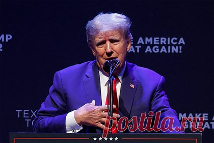 YouTube восстановит аккаунт Трампа. YouTube снимет ограничения с канала бывшего президента США Дональда Трампа 17 марта. Об этом сообщила вице-президент видеохостинга по общественной политике Лесли Миллер. По ее словам, начиная с этой пятницы аккаунт политика «больше не подвержен ограничениям», и у экс-лидера вновь будет возможность загружать контент.