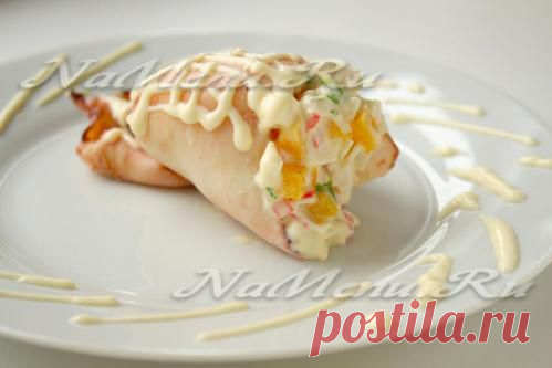 Фаршированные кальмары с крабовыми палочками