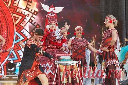 В Мордовии прошел Всероссийский форум финно-угорских народов. В столице Мордовии Саранске прошел II Всероссийский форум финно-угорских народов. Об этом сообщает издание «Известия Мордовии». Мероприятие прошло 17 и 18 августа, его участниками стали представители 35 регионов страны. За время работы форума на площадке были представлены около сотни докладов.