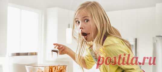 Выдумывают ли они небылицы или с упрямым видом отрицают очевидное, все дети нуждаются в том, чтобы время от времени говорить неправду. Как реагировать взрослым? Не воспринимая их слова буквально, учиться слушать — по-настоящему. #детскаяпсихология #детииродители #развитиеребенка #секретывоспитания