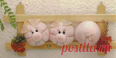 Декоративная вешалка "Забавные свинки"