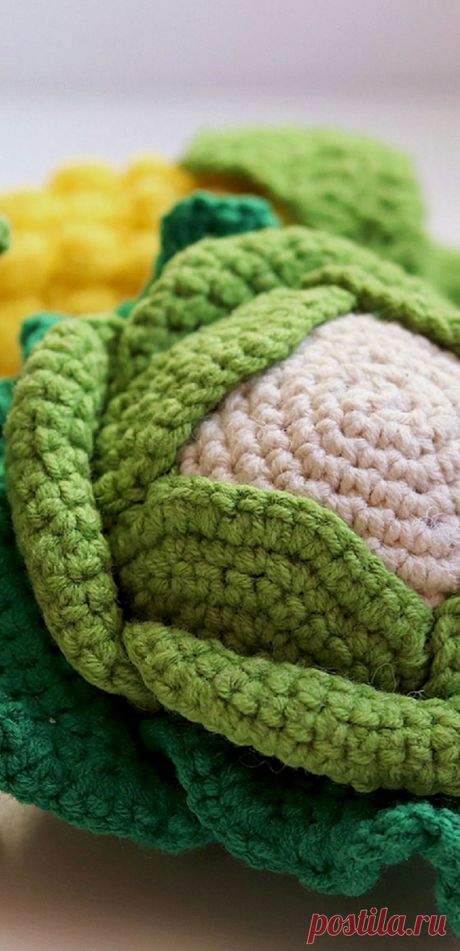 PDF Капуста крючком. FREE crochet pattern; Аmigurumi vegetable patterns. Амигуруми схемы и описания на русском. Вязаные игрушки и поделки своими руками #amimore - декоративный кочан капусты, овощ.