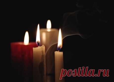 Зеркало – одно из самых магических изобретений человека. Пользуясь им ежедневно, мы даже не обращаем внимания на возможность увидеть в нем нечто большее, чем собственное отражение. Посмотрите, как любят дети играть с зеркальными поверхностями! Алиса в сказке путешествовала по Зазеркалью не просто так. Малыши, которые еще не знают слова “невозможно”, видят в зазеркалье намного больше, чем взрослые.