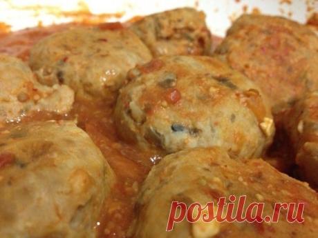 Тефтели из индюшачьего фарша с шампиньонами.

Белки*Жиры*Углеводы*Килокалории на 100гр. 10.24*4.62*1.97*91.85

Фарш 500-700гр ( в данном случае из индюшки, можно взять говяжий постный)
Показать полностью…