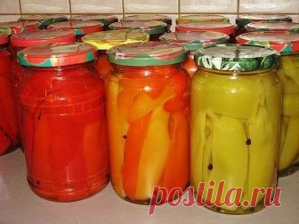 Перец в маринаде 
Легко и очень просто готовится! 
Для приготовления понадобится: 
• перец - 2 кг. 
• вода - 1 литр 
• сахар - 1,5 стакана 
• 9% уксус - 1,5 стакана 
• растительное масло - 1 стакан 
• соль - 2 ст. ложки 
• черный перчик горошком - по вкусу. 
1. Перец очистить от семян, разрезать на 4 части и проварить в маринаде 5 минут. 
2. Плотно уложить в стерилизованные банки и закатать.