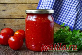 Томатное пюре на зиму — и для борща, и для гарниров, и для соусов Томат используется для приготовления многих блюд и заготовок. Попробуйте заготовить домашнее томатное пюре на зиму без стерилизации по этому рецепту с фото. За качество и безопасность данного продукта вы будете полностью уверены, а по вкусовым качествам домашнее пюре из томата даже лучше покупного.Ингредиенты для пюре из томатов:Как приготовить томатное пюре на зиму