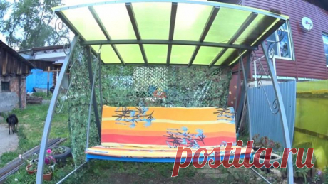 Идея для дачи: качели-кровать своими руками Качели-кровать, изготовленные своими руками, — это отличная идея для дачи. Сама кровать раскладывается, рассчитана на два спальных места.Ширина