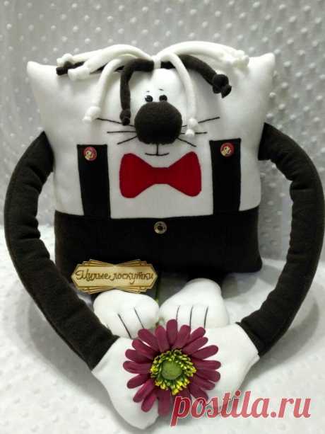 Забавные котоподушки))