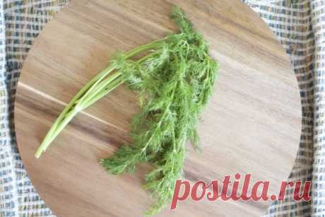 Куда девать жесткие стебли зелени | Четыре вкуса