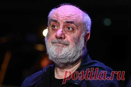 Режиссер Мирзоев заявил о необходимости экранизировать классику. Режиссер Владимир Мирзоев рассказал о новом сериале «Преступление и наказание». Кинематографист ответил на вопрос о том, почему в его проектах снимаются актеры Иван Янковский и Тихон Жизневский. Он подчеркнул, что в момент работы находится в тесном психологическом и психоэмоциональном контакте с актером.