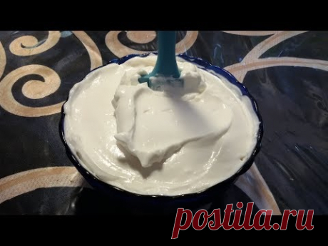 Майонез без яиц за минуту!Густой и вкусный Провансаль! 
250 мл растительного масла без запаха
125 мл молока
1/2 ч.л. сахара
1/2 ч.л. соли
1-2 ч.л. готовой горчицы
1 ч.л. 9% уксуса